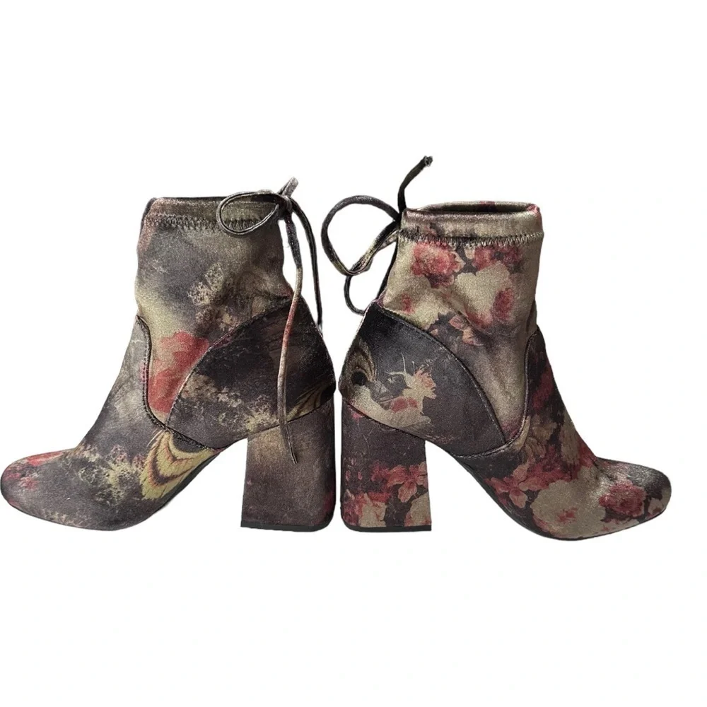 a.n.e.w.d.a.y. for Target Soft Velour Chunky Heel Booties Size 8